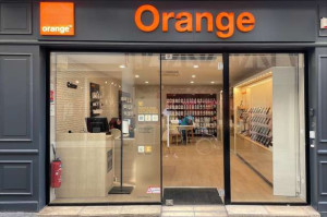 பரிஸில் Orange தொழில்நுட்ப மையத்தில் வெடிப்பு: மூவர் காயம், 80,000 சேவைகள் பாதிப்பு!!