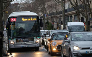 கிறிஸ்துமஸ் விடுமுறை: டிசம்பர் 24 அன்று நாடு முழுவதும் போக்குவரத்து நெரிசல்!!