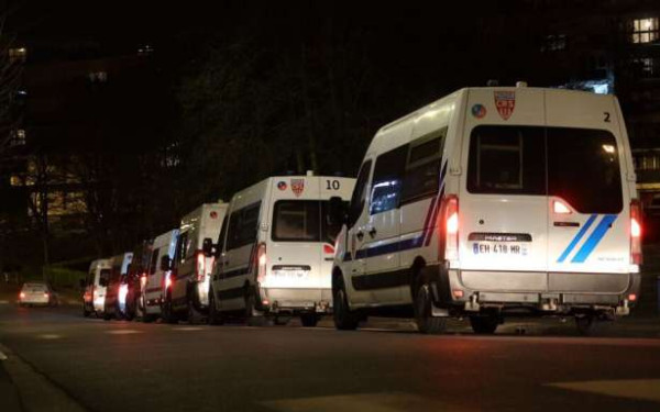 Aulnay: காவல் துறையினருக்கும் குடிமக்களுக்கும் இடையே மோதல்!