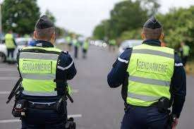 நள்ளிரவில் போக்குவரத்து சோதனையின் போது காவல்துறை அதிகாரி தாக்கப்பட்டார்!