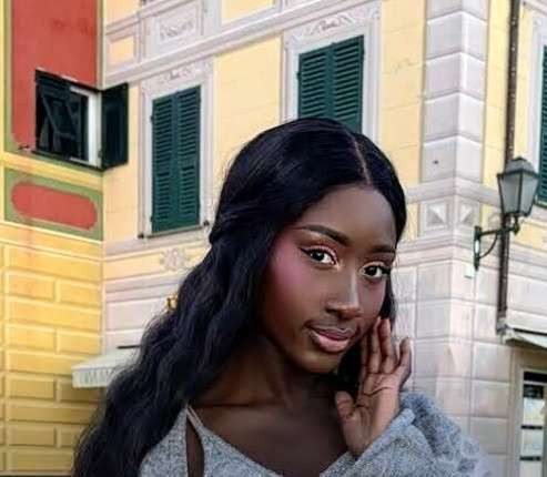 உணவகத்தில் இனவெறி? சமூக வலைதள பிரபலத்தின் குற்றச்சாட்டு வைரல்!!