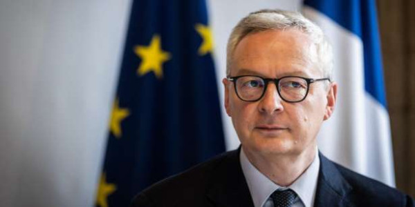 எதிர்வரும் யூலை மாதத்தில் இருந்து அடிப்படை சம்பளம் 1600€ யூரோக்கள், அரசின் விலைவரி கணிசமாக குறைக்கப்படும்.