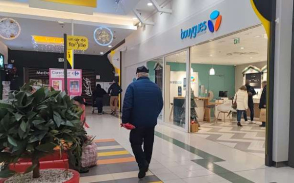 Essonne : Bouygues தொலைத்தொடர்பு காட்சியறை கொள்ளை!!