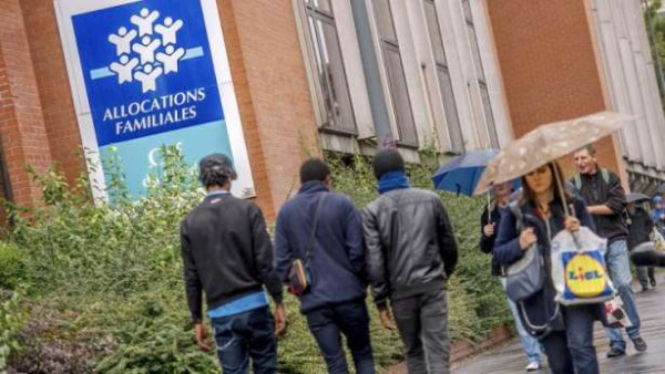 சமூகக் கொடுப்பனவுகளை நிறுத்த வேண்டுமா? - கருத்துக்கணிப்பு!!