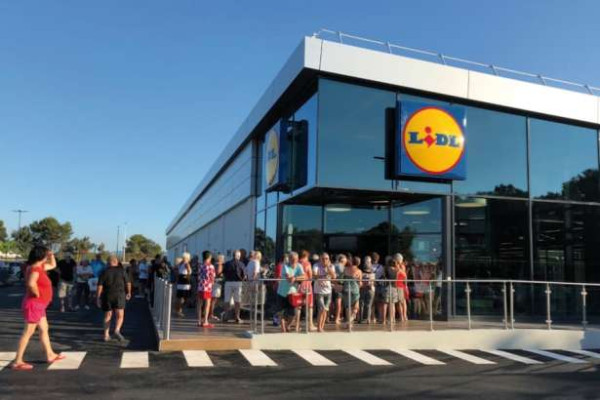 Lidl பல்பொருள் அங்காடியின் நிலகீழ் தளத்தில் சடலம்...!!