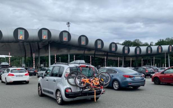 வெளிச்செல்லும் வீதிகளில் பலத்த நெருக்கடி.. சிவப்பு எச்சரிக்கை!!