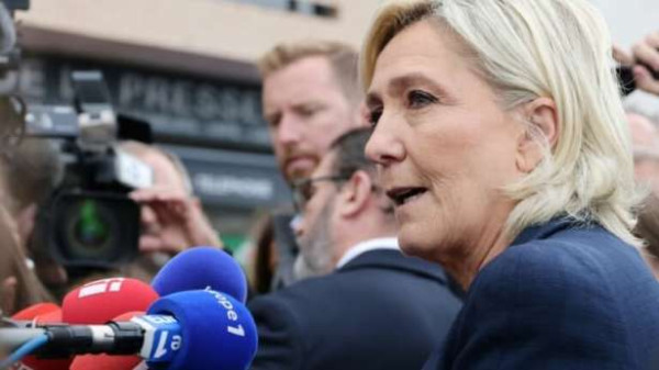 சட்டவிரோத குடியேற்றத்தை தடுக்க இதுவரை மக்ரோன் எந்த முயற்சியும் எடுத்ததில்லை! - மரீன் லு பென் ஆவேசம்!!