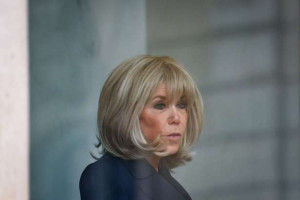 முதல் பெண்மணி பிரிஜித் மக்ரோன் மீது அவதூறு பரப்பிய இரு பெண்கள் - நீதிமன்றத்தில்..!!