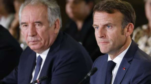 ஜனாதிபதி, பிரதமர் - பிரபலத்தன்மை சிறிய அதிகரிப்பு!!