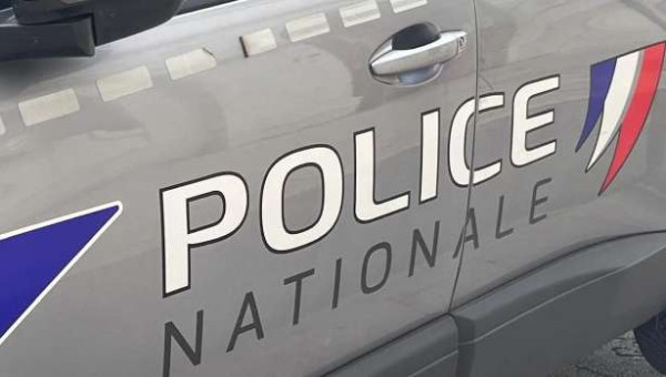 Garges-lès-Gonesse : எரியூட்டப்பட்ட பேருந்து.. காவல்துறையினர் மீதும் தாக்குதல் - பலர் கைது!!