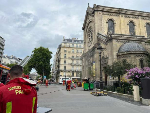 பரிஸ் : Notre-Dame-des-Champs தேவாலயத்தில் தீ!