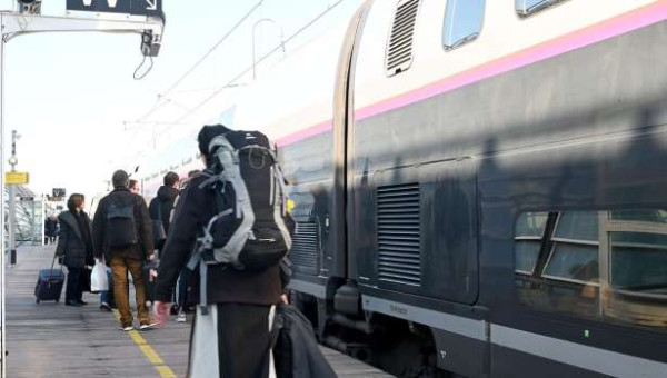 TGV தொடருந்தில் €350,000 மதிப்புள்ள நகைகள் கொள்ளை!!