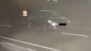 அதிவேகத்தில் பயணித்த மகிழுந்து! - கேமராவில் சிக்கியும் குற்றப்பணம் இல்லை!!