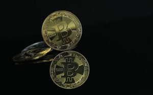 தொடரும் கிரிப்டோகரன்சி தாக்குதல்கள்! - பரிசில் ஐவர் கைது!