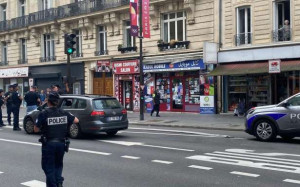 பரிஸ் : கத்திக்குத்துக்கு தாக்குதலில் ஒருவர் பலி!!