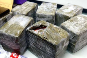 மகிழுந்து தரிப்பிட குற்றப்பின்னணியில் சிக்கிய - 36 கிலோ கஞ்சா!!