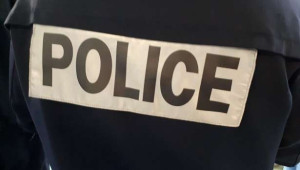 Neuilly-sur-Seine : ஆயுதம் வைத்து காவல்துறைக்கு மிரட்டல்! - ஒருவர் கைது!!