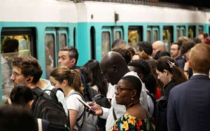பரிஸ் : ”கூட்டுச் சதி” காரணமாக போக்குவரத்து பாதிப்பு! - விசாரணைகள் ஆரம்பம்!!