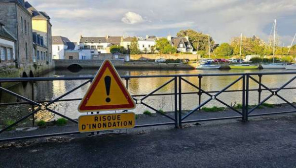 மழை வெள்ளம்! - ஆறு மாவட்டங்களுக்கு செம்மஞ்சள் எச்சரிக்கை!!