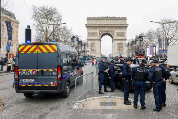 புத்தாண்டு கொண்டாட்டம்! - சோம்ப்ஸ்-எலிசேயில் பல்வேறு கட்டுப்பாடுகள்!!