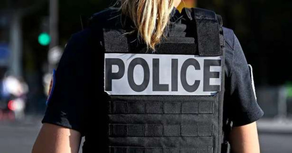 காவல்துறை மாணவர்களுக்கு கடமையில் இல்லாதபோதும் ஆயுதம்..! 