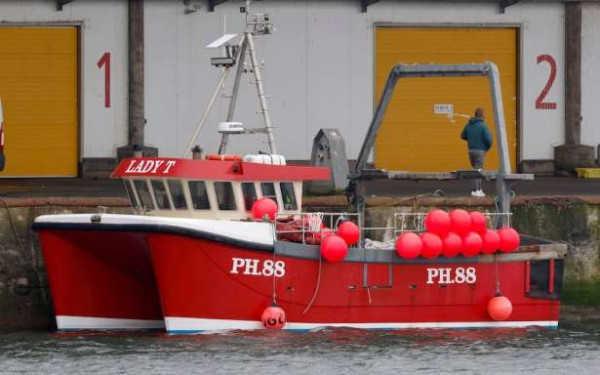 பிரித்தானிய மீன் பிடி படகு உரிமையாளருக்கு €30,000   குற்றப்பணம்!!