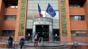 தூங்கிக்கொண்டிருந்த கணவரை பெற்றோல் ஊற்றி எரித்த மனைவி!