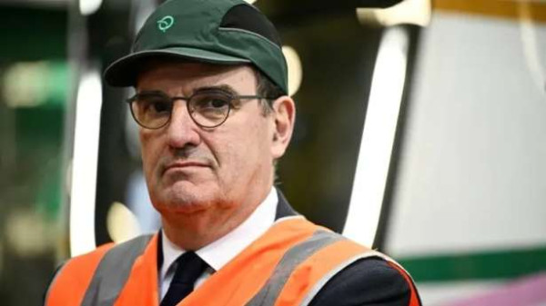 மெற்றோவில் இருந்து அதிவேக தொடருந்துக்கு மாறும் Jean Castex !! - மக்ரோன் பரிந்துரை!!