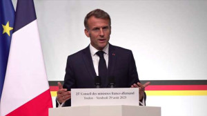 பதவி விலகுவாரா மக்ரோன்..??!!