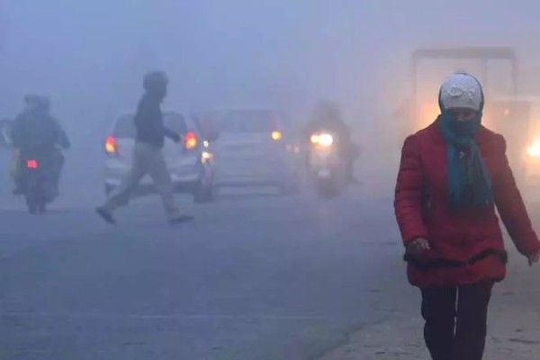 டெல்லி உள்பட வடமாநிலங்களில் கடும் குளிர்: மக்கள் அவதி