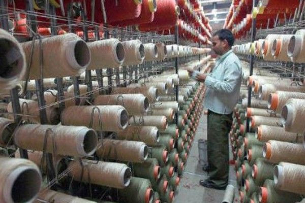 அமெரிக்க வரி விதிப்பால் மூலப்பொருள் விலை உயர்வு: கோவையில் அதிகரிக்கும் வேலை இழப்பு