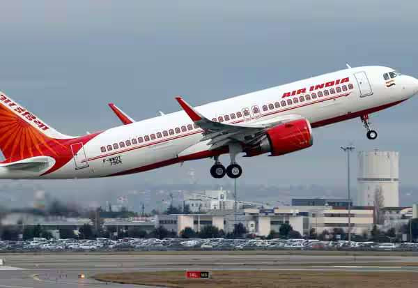 போர் பதற்றம் எதிரொலி; வெளிநாடுகளின் சேவையை 15 சதவீதம் குறைத்தது ஏர் இந்தியா