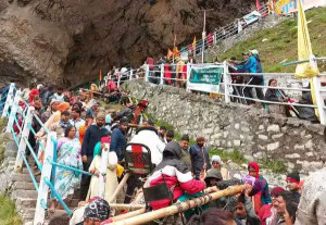 581 துணை ராணுவ கம்பெனி, ஜாமர்கள், ட்ரோன்கள்: அமர்நாத் யாத்திரை பாதுகாப்புக்கு மத்திய அரசு ஏற்பாடு