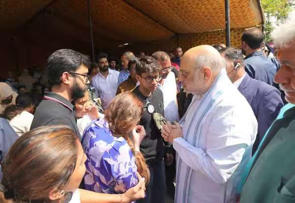 பயங்கரவாதிகளை தப்ப விடமாட்டோம்; காஷ்மீரில் முகாமிட்டுள்ள அமித்ஷா உறுதி