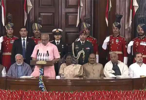 பார்லியில் ஓங்கி ஒலித்த தமிழ்க்குரல்: அரசியலமைப்பு தின விழாவில் சிபிஆர் நெகிழ்ச்சி உரை