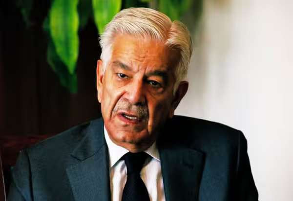 இரு முனை போருக்கு தயார்: இந்தியாவை வம்பிழுக்கும் பாக்., அமைச்சர்