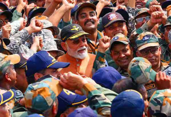 ஆதம்பூர் விமானப்படை தளத்தில் பிரதமர் மோடி; வீரர்களுடன் கலந்துரையாடல்!