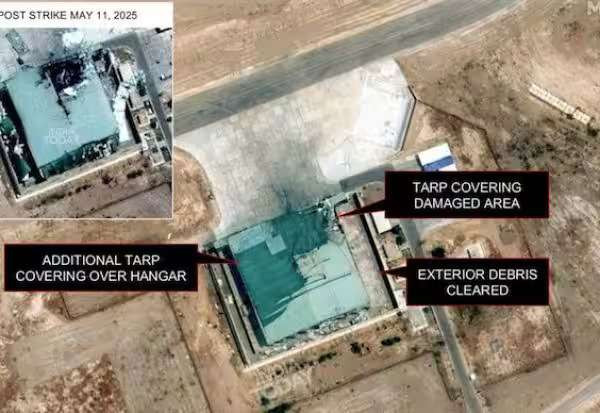 சேதமடைந்த விமானப்படை தளங்களை தார்ப்பாய் போட்டு மூடியது பாகிஸ்தான்