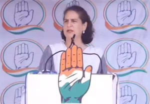 கடந்த காலத்தை பற்றி மட்டும் பேசும் பாஜ தலைவர்கள்: பிரியங்கா குற்றச்சாட்டு