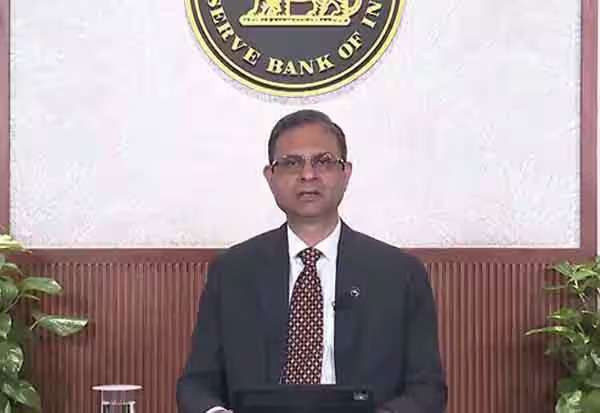 இந்தியாவின் வளர்ச்சிக்கு அமெரிக்க வரிவிதிப்பு தடையாக இருக்காது; ஆர்பிஐ கவர்னர்