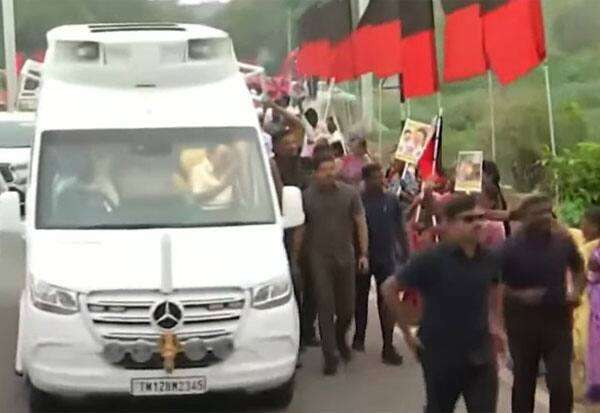 முதல்வர் ஸ்டாலினின் ரோடு ஷோ: மதுரையில் துவக்கம்