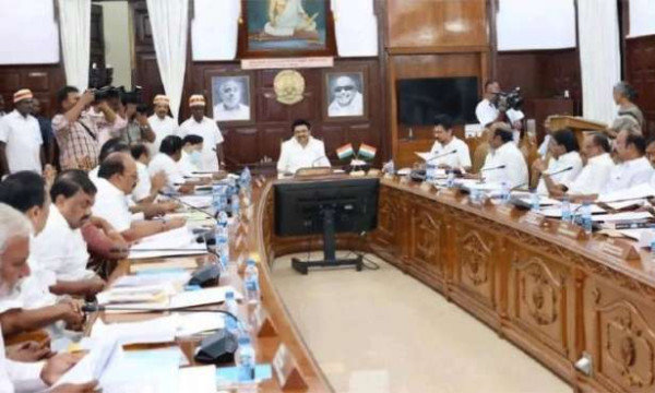 அரசியல் களம்...சூடுபிடித்தது!: வசைபாடலுடன் ஆட்டம் துவங்கியது