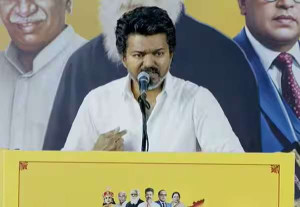 நாங்கள் தற்குறி அல்ல; ஆச்சர்யக்குறி என்கிறார் விஜய்