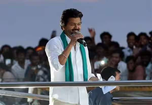 நெல் மூட்டைக்கு 40 ரூபாய் கமிஷன்; திருவாரூர் பிரசாரத்தில் விஜய் குற்றச்சாட்டு!