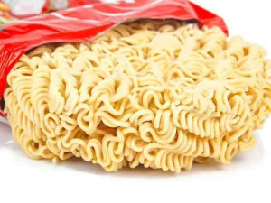 இன்ஸ்டன்ட் நூடுல்ஸ்  சாப்பிடுவதால் ஏற்படும் பாதிப்புகள்  பற்றி தெரியுமா ?