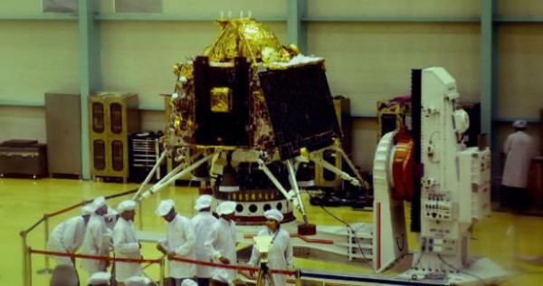 பூமியில் களமிறங்குகிறது சந்திராயன் -3