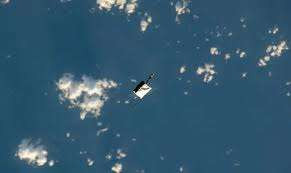 விண்வெளியில் கீழே வீசப்பட்ட பை… பூமியில் இருந்தும் பார்க்க முடியும்!