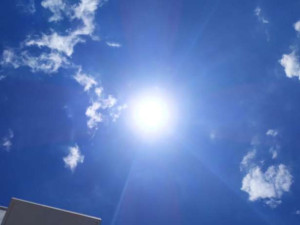 சூரியனின் நிறம் ....?