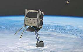 விண்வெளிக்கு செல்கிறது மரத்தாலான செயற்கைக்கோள்