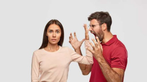 கணவன் - மனைவிக்குள் சண்டை வர காரணமாக இருப்பவையும், அதற்கான தீர்வும்